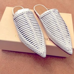 White Woven Flat